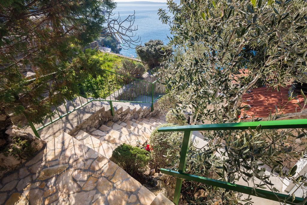 Apartments Amavi Vinišće Zewnętrze zdjęcie