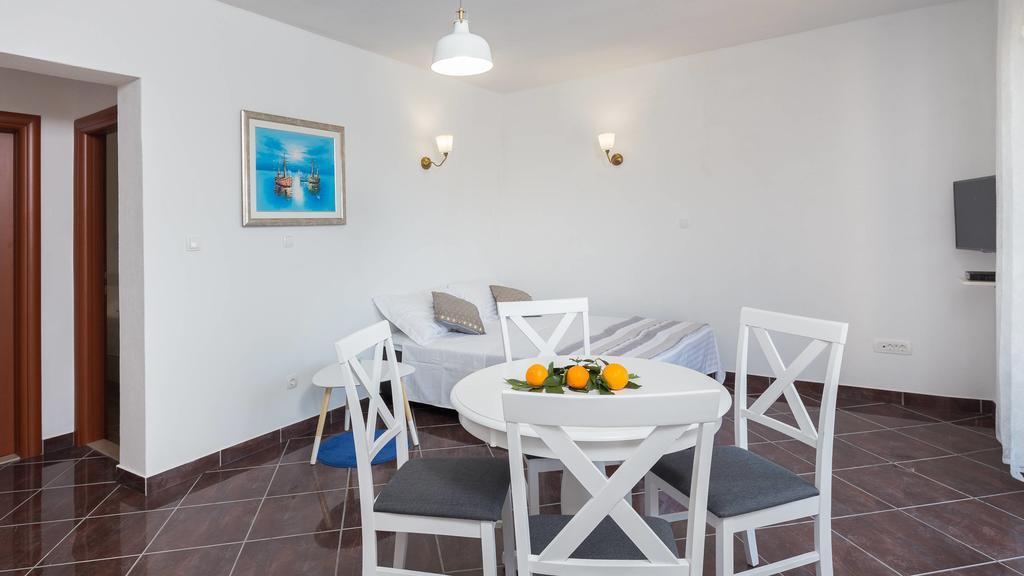 Apartments Amavi Vinišće Zewnętrze zdjęcie