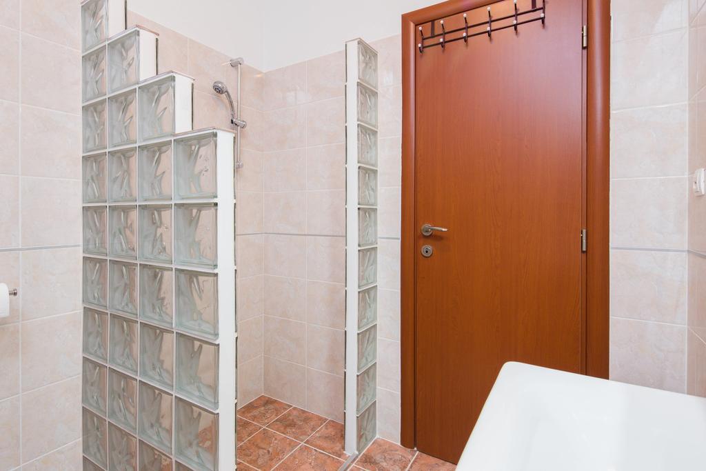 Apartments Amavi Vinišće Zewnętrze zdjęcie