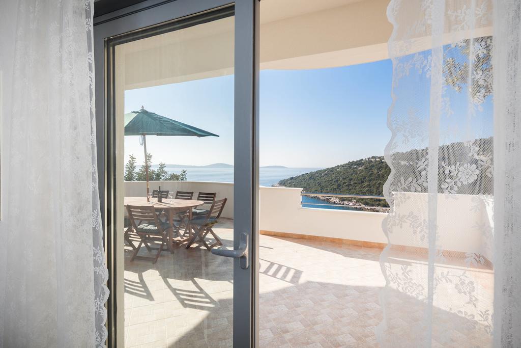 Apartments Amavi Vinišće Zewnętrze zdjęcie