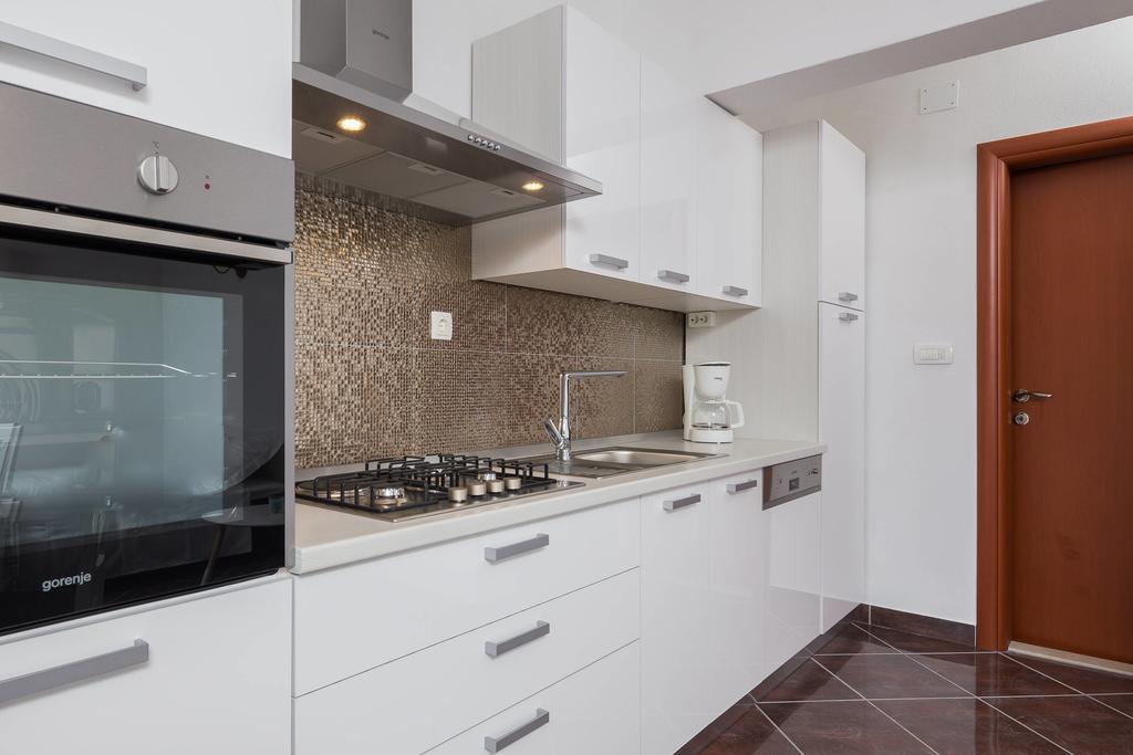Apartments Amavi Vinišće Zewnętrze zdjęcie