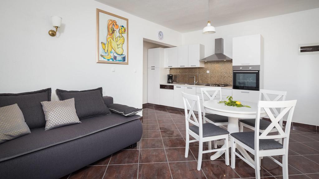 Apartments Amavi Vinišće Zewnętrze zdjęcie
