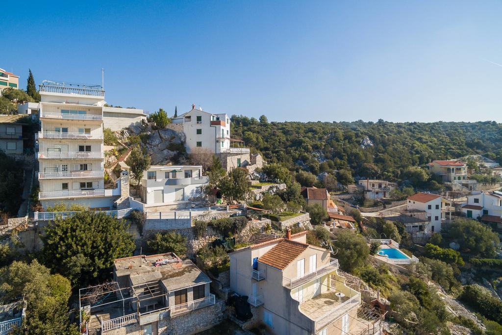 Apartments Amavi Vinišće Zewnętrze zdjęcie