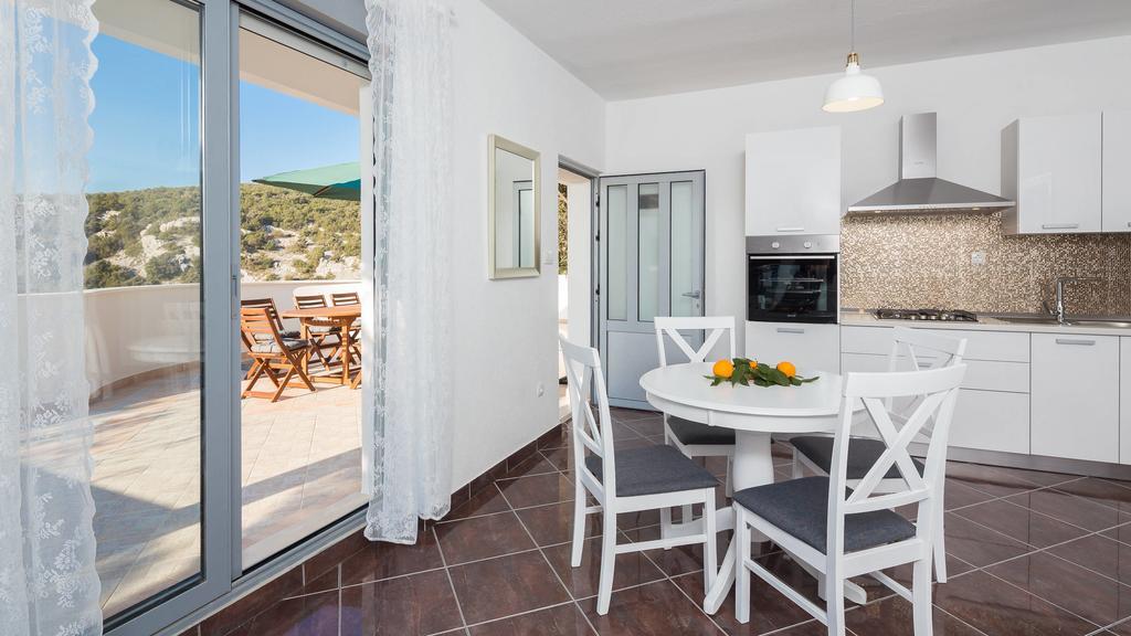 Apartments Amavi Vinišće Zewnętrze zdjęcie