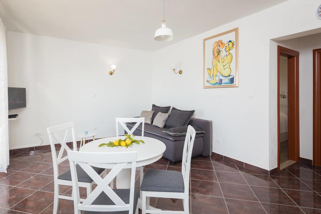 Apartments Amavi Vinišće Zewnętrze zdjęcie