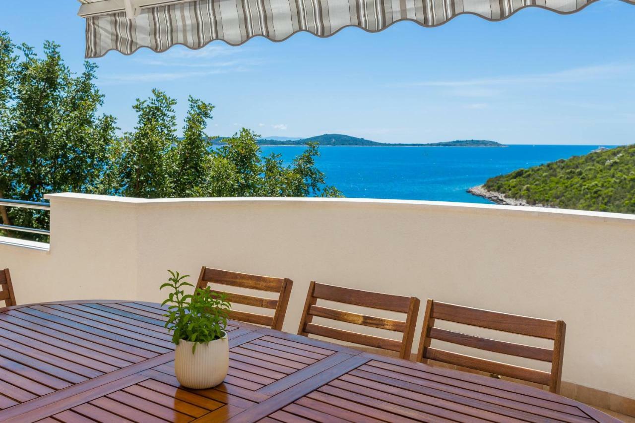Apartments Amavi Vinišće Zewnętrze zdjęcie