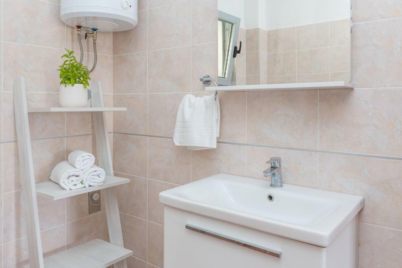 Apartments Amavi Vinišće Zewnętrze zdjęcie