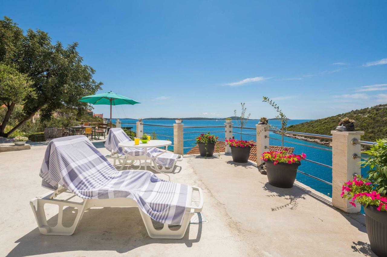 Apartments Amavi Vinišće Zewnętrze zdjęcie