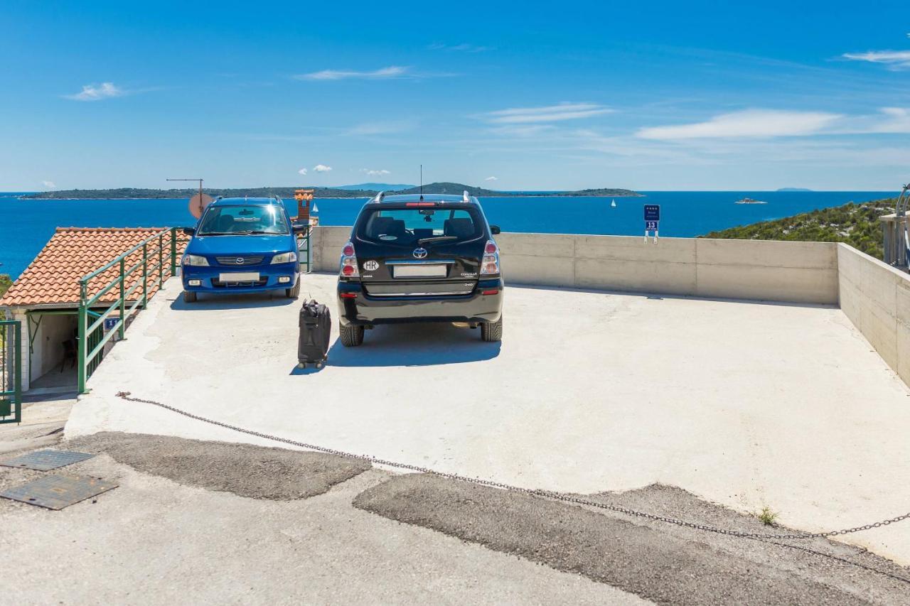 Apartments Amavi Vinišće Zewnętrze zdjęcie